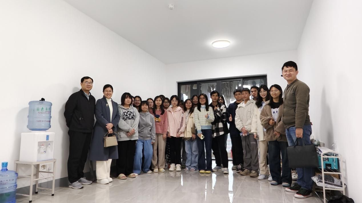 45a9263a2417608c2ffdb4783350d2d